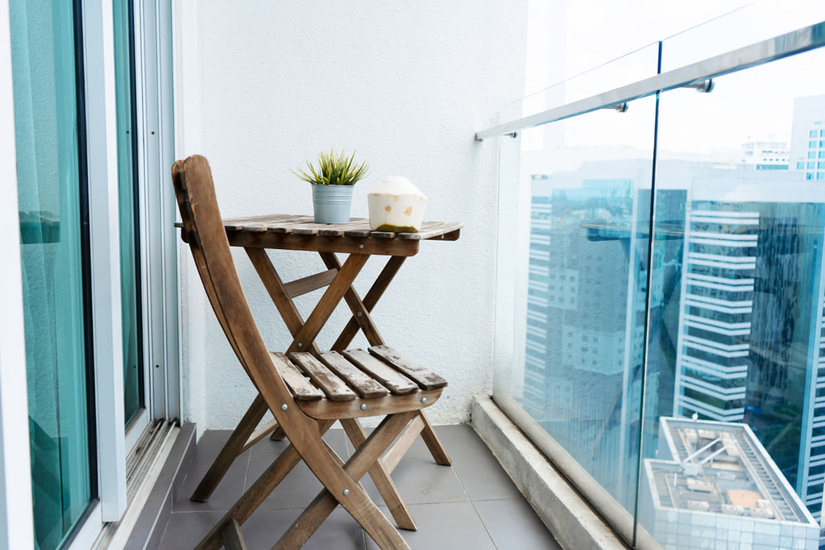 How to Create an Outdoor Oasis on Your Apartment Balcony