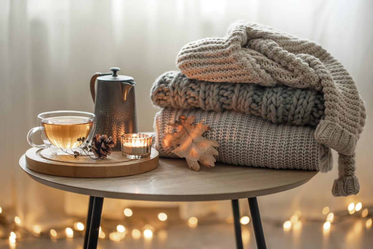 5 Apartment Decorations For Fall