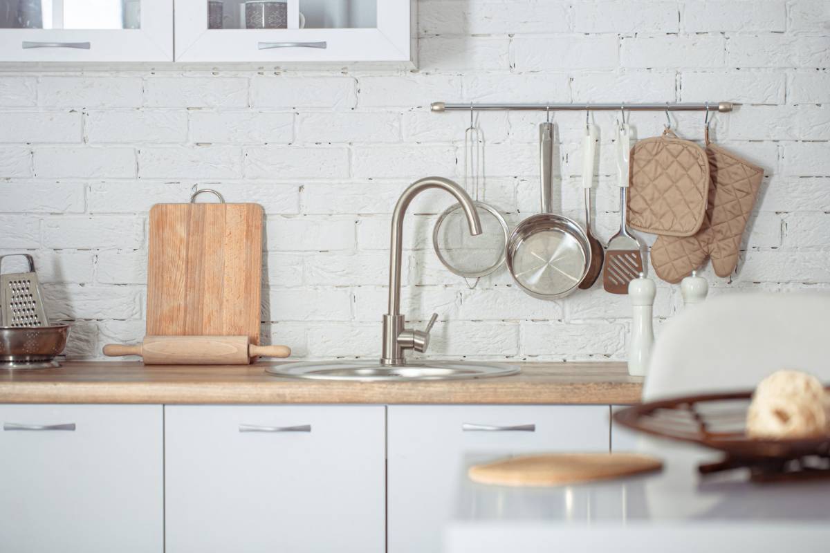 Five Practical Ways to Organize Your Apartment Kitchen