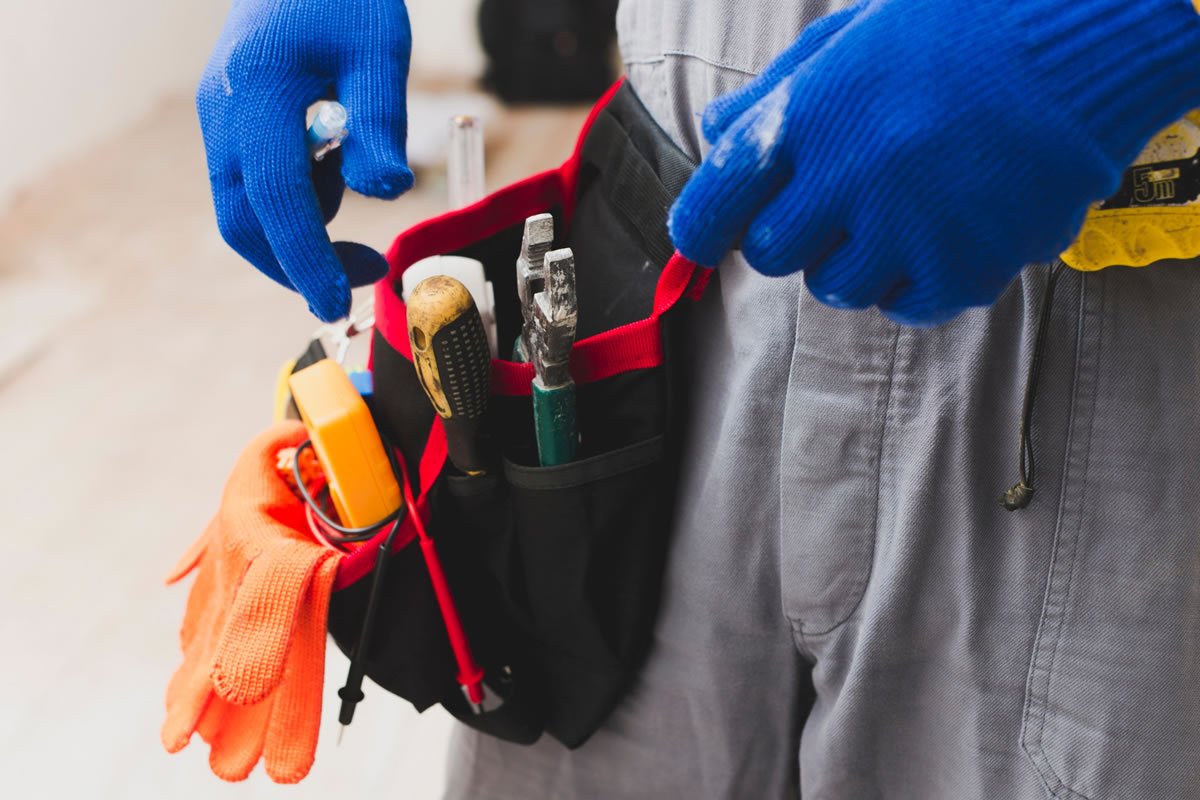 6 Signs That You Need to Call Maintenance